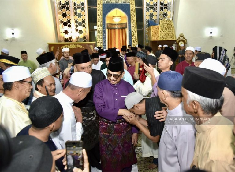 Musa Sertai 5,000 Umat Islam Tunai Solat Sunat Aidiladha Di Masjid Negeri Sabah