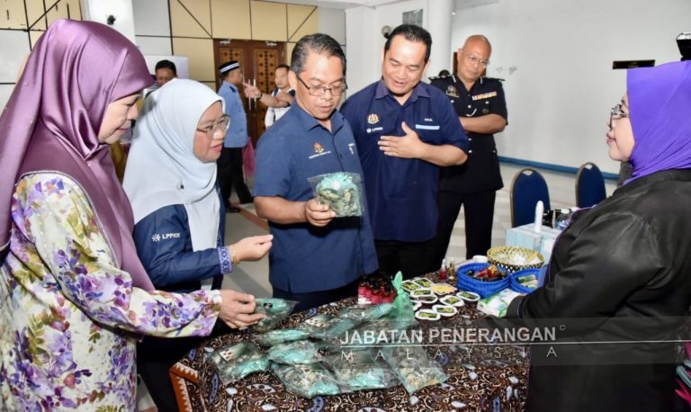 Golongan Bapa Mainkan Peranan Penting Dalam Keluarga – Mustapha