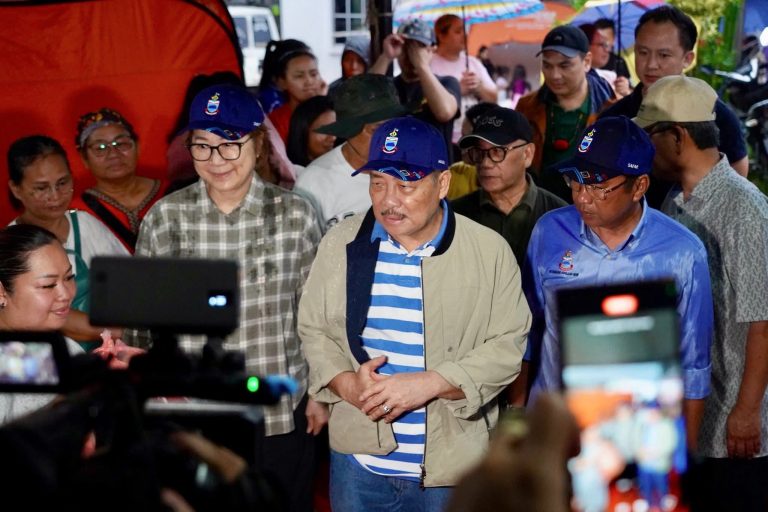 Christina Liew Sampaikan Bantuan Mangsa Banjir dan Tanah Runtuh