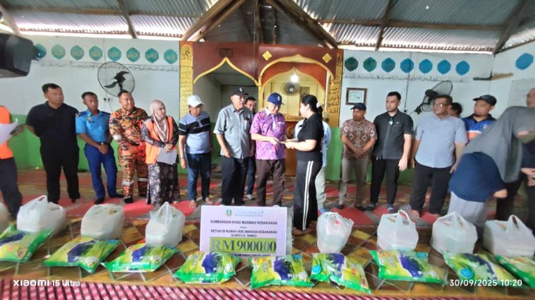 MUIS Hulur RM1,000 & Bantuan Makanan Mangsa Kebakaran Tawau