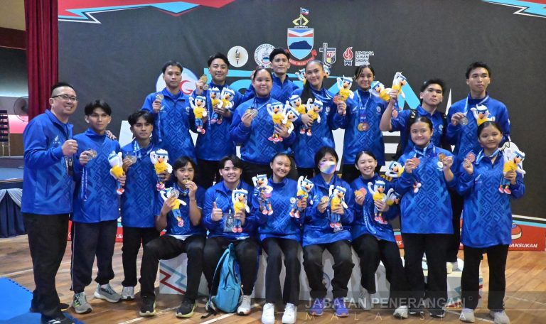 Penampang Sapu Lima Emas Karate SAGA XI