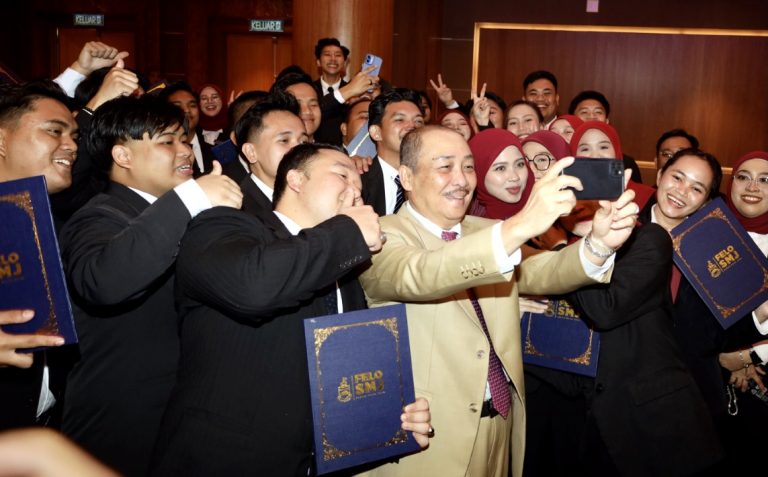 Program Felo SMJ Buka Laluan Kepimpinan Muda Sabah- Hajiji Noor