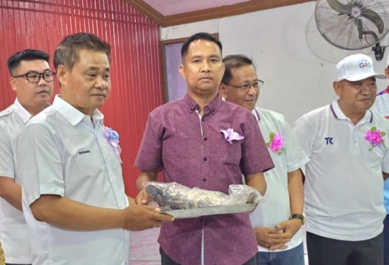 Rakyat Kuamut Kini Tersenyum — 3,700 Geran Tanah Sudah Diserahkan