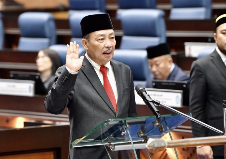 Hajiji ketuai ADUN Sabah angkat sumpah, persidangan buka dengan nada stabil