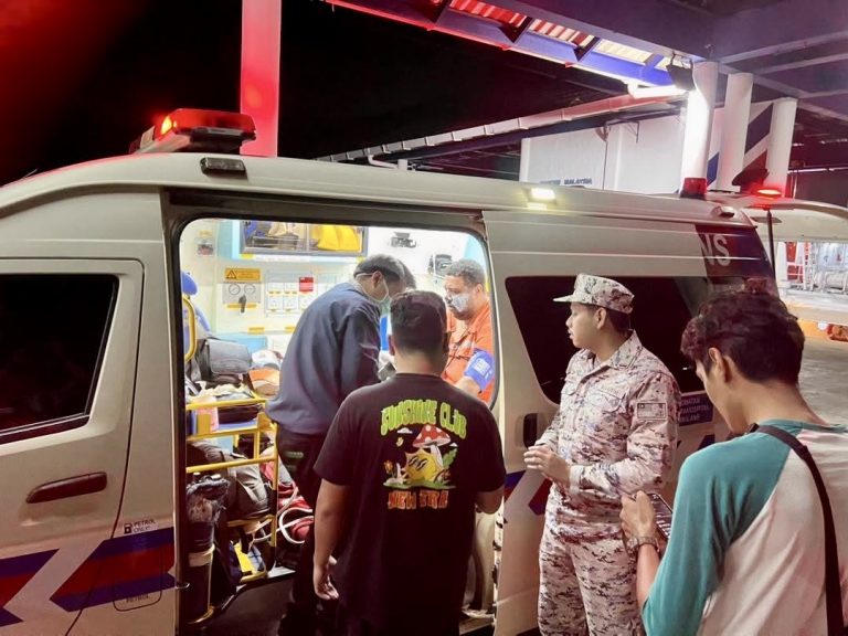 Maritim Malaysia pindahkan kru kapal kargo cedera di perairan Labuan