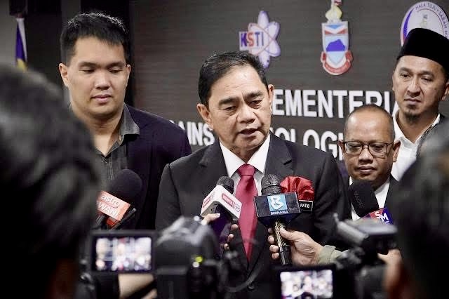Sabah mohon 45,000 komputer riba, 68 sekolah masih tanpa internet