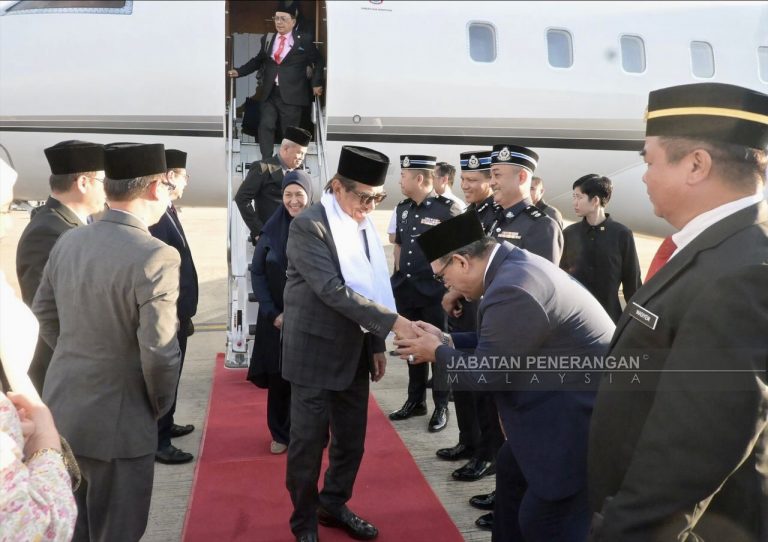 Musa Aman Tiba di Sabah Selepas Lawatan Rasmi ke Mesir
