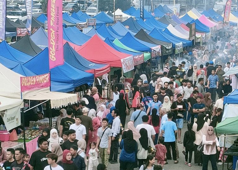 Kemeriahan Bazar Ramadan Sabindo Tawau, Hari Pertama Puasa!