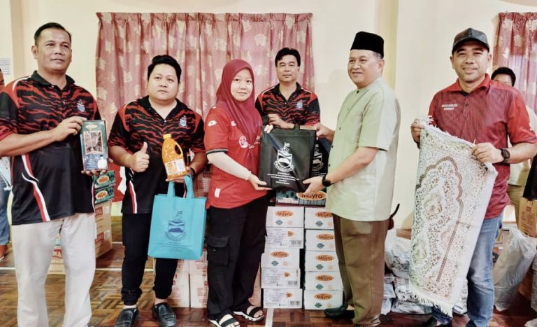 3,455 KIR Islam di Membakut terima Bingkisan Ramadan