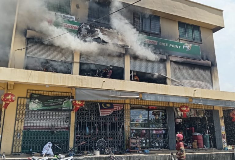 Bengkel, Kedai Basikal 2 Tingkat Terbakar 85 Peratus