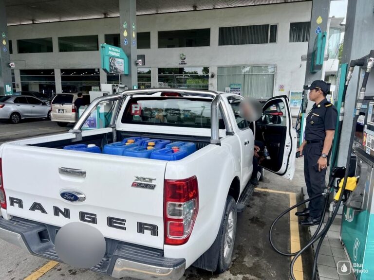 KPDN Sandakan tahan 2 lelaki, rampas 120 liter diesel subsidi