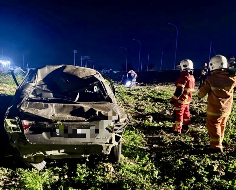 Empat cedera selepas Proton Saga terbabas