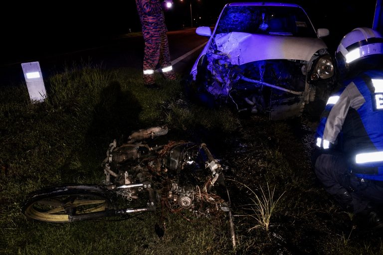 Motosikal terseret, terbakar… penunggang maut