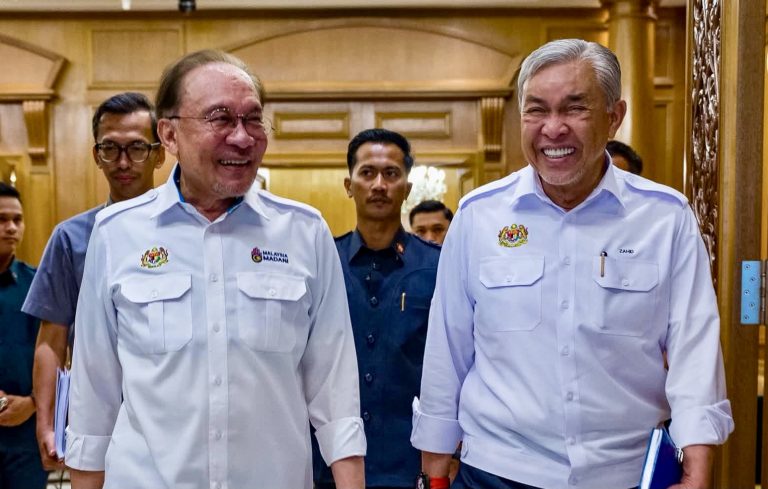 Anwar titip pantun muafakat ketika hubungan PH-BN jadi perhatian