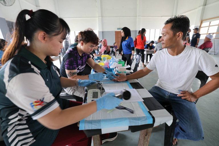 Tujuh projek UMS manfaatkan komuniti Kampung Keramuak