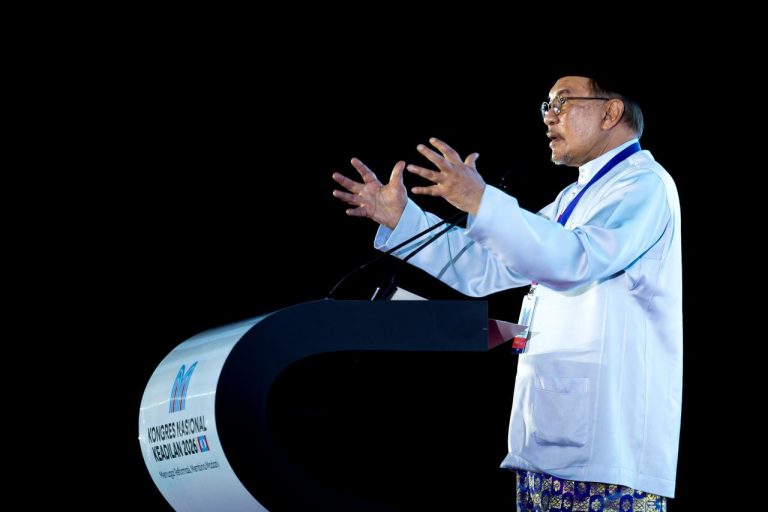 Anwar: Memang ada ‘sakau’ dalam Tabung Haji