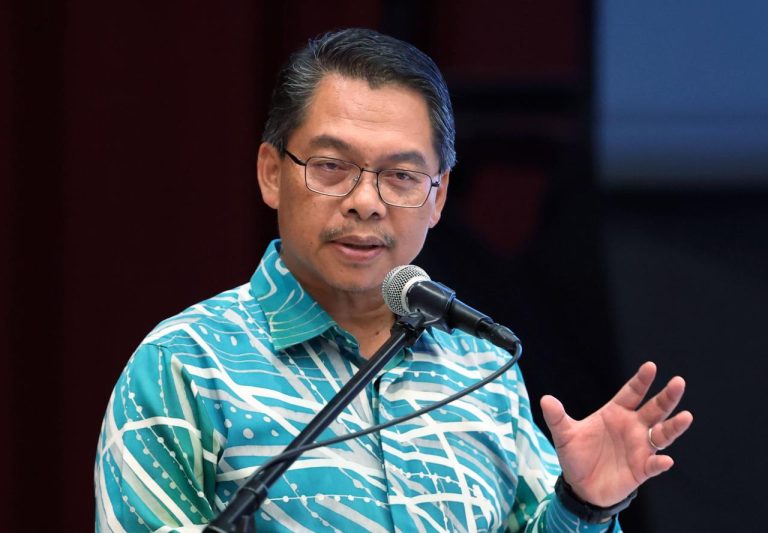 Tinggalkan politik kaum, agama, bersaing atas dasar dan prestasi – Mustapha