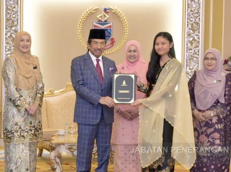 Lima pelajar cemerlang Sabah terima biasiswa TYT ke UK