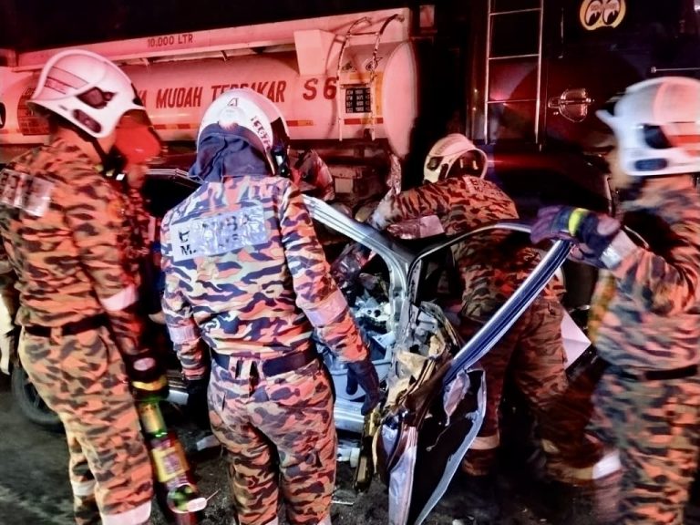 Viva rempuh lori, empat lelaki maut tersepit