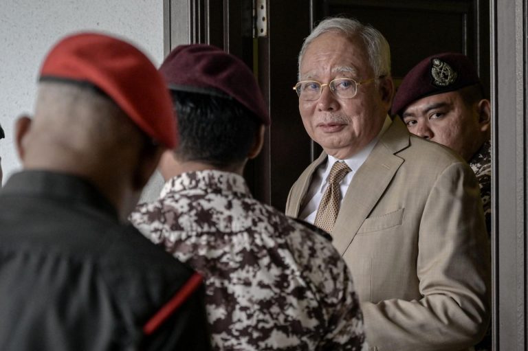 Agong perkenan pengampunan bersyarat, Najib jalani baki hukuman di rumah hingga 2028