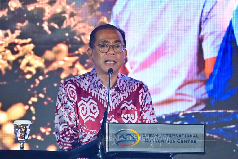 Pertahanan negara bukan tanggungjawab tentera semata-mata – Khaled