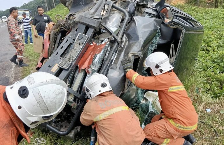 Tujuh mangsa kemalangan selepas elak buah sawit bertaburan