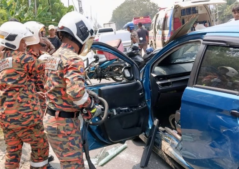 Remaja 19 tahun maut, motosikal langgar kereta buat pusingan U