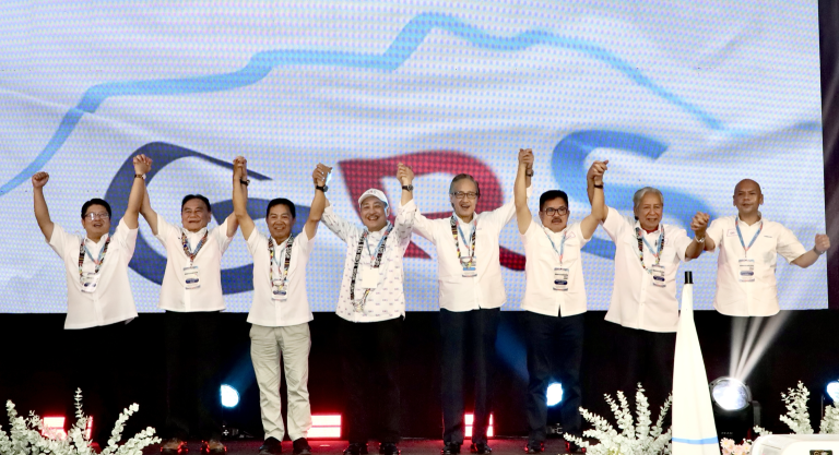 ‘Jangan terlalu sayangkan kerusi’ – Hajiji beri amaran kepada parti komponen GRS